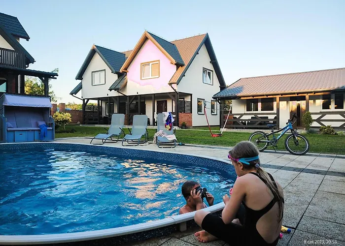 Nyaraló In Near & Pool